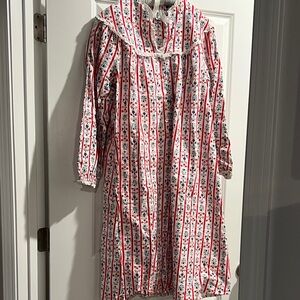 Rare, Vintage ‘Lanz of Salzburg’ Flannel Floral Striped Nightgown. Medium.